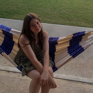 Meet your Posher, Bella